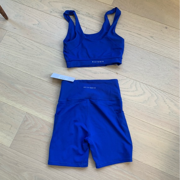 Matching sports bra and shorts with pockets NWT - Picture 10 of 11